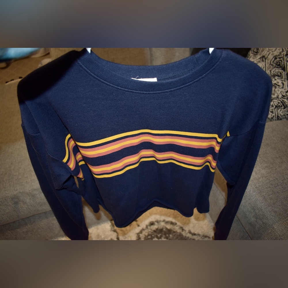 Cropped crew neck